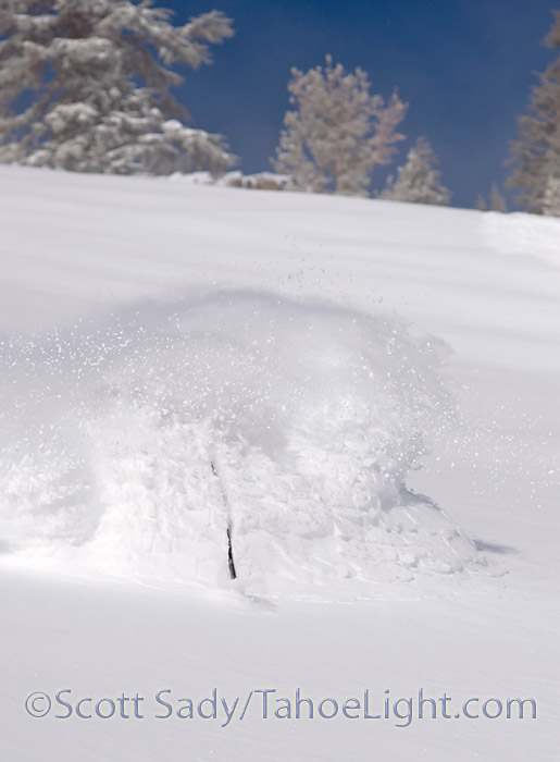 powder skiing photography