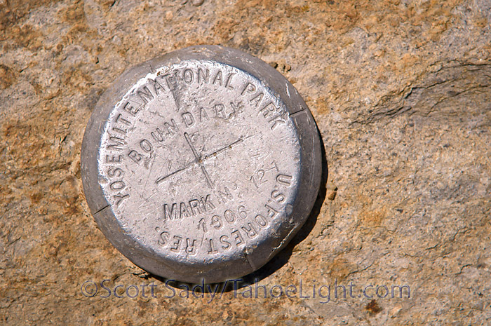 yosemite national park boundry marker