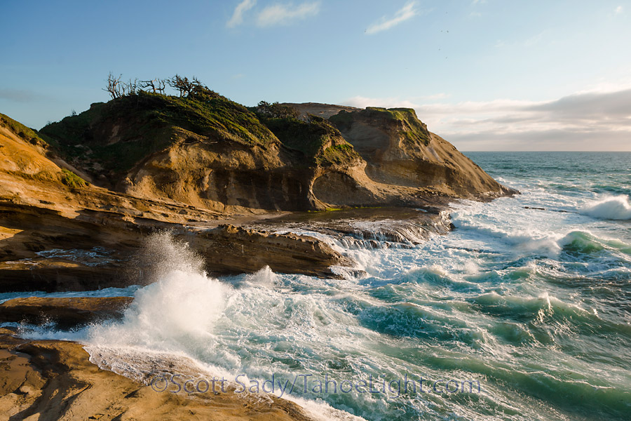 Cape Kiwanda park has some of the most rugged coastline. We didn't expect to see this as we took our post beer stroll, I really wish I had packed my tripod and 10-stop ND filter for some crazy slow shutter seascapes.