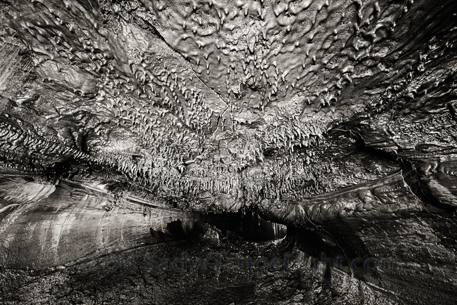 hawaii travel lava tube