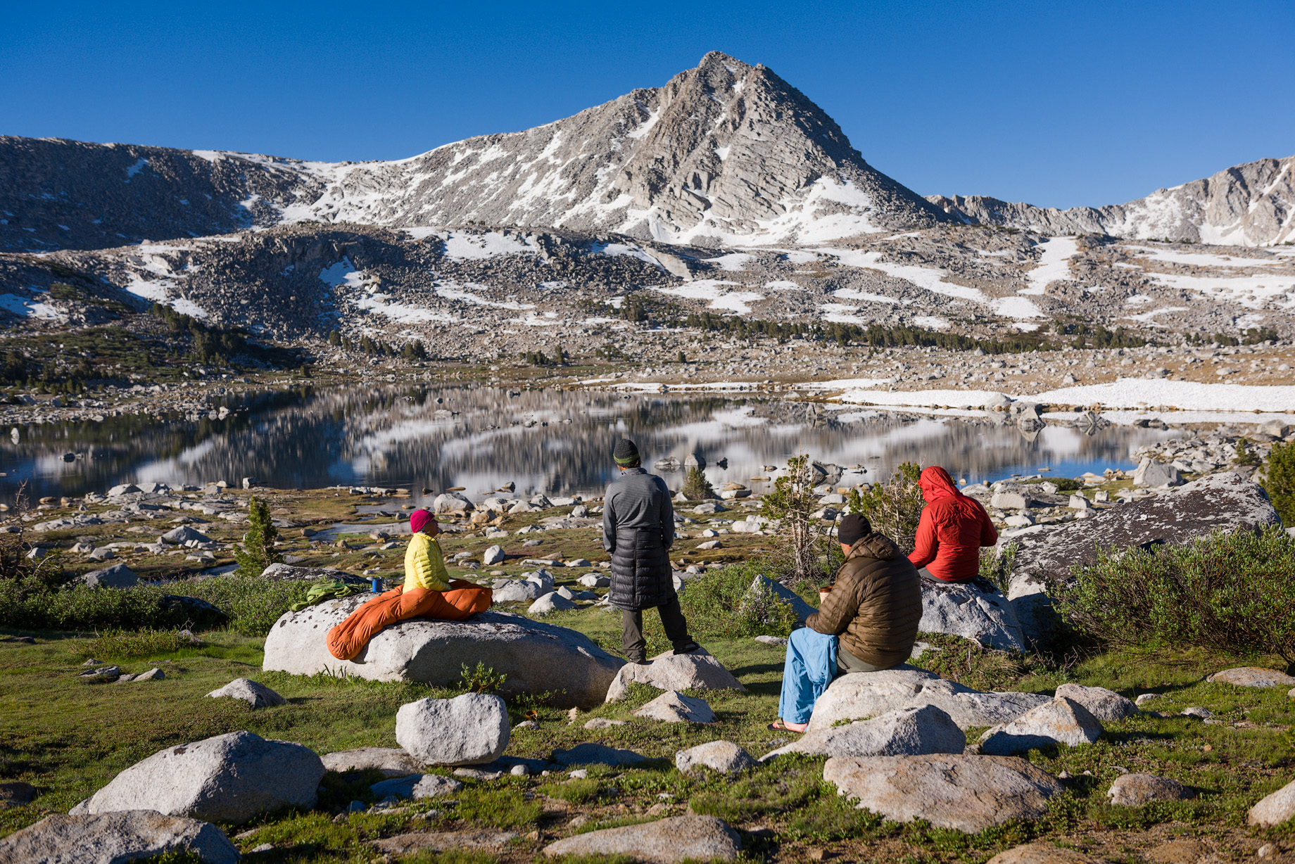 Back to the granite to soak up the first sun rays and drink some coffee after a particularly cold night